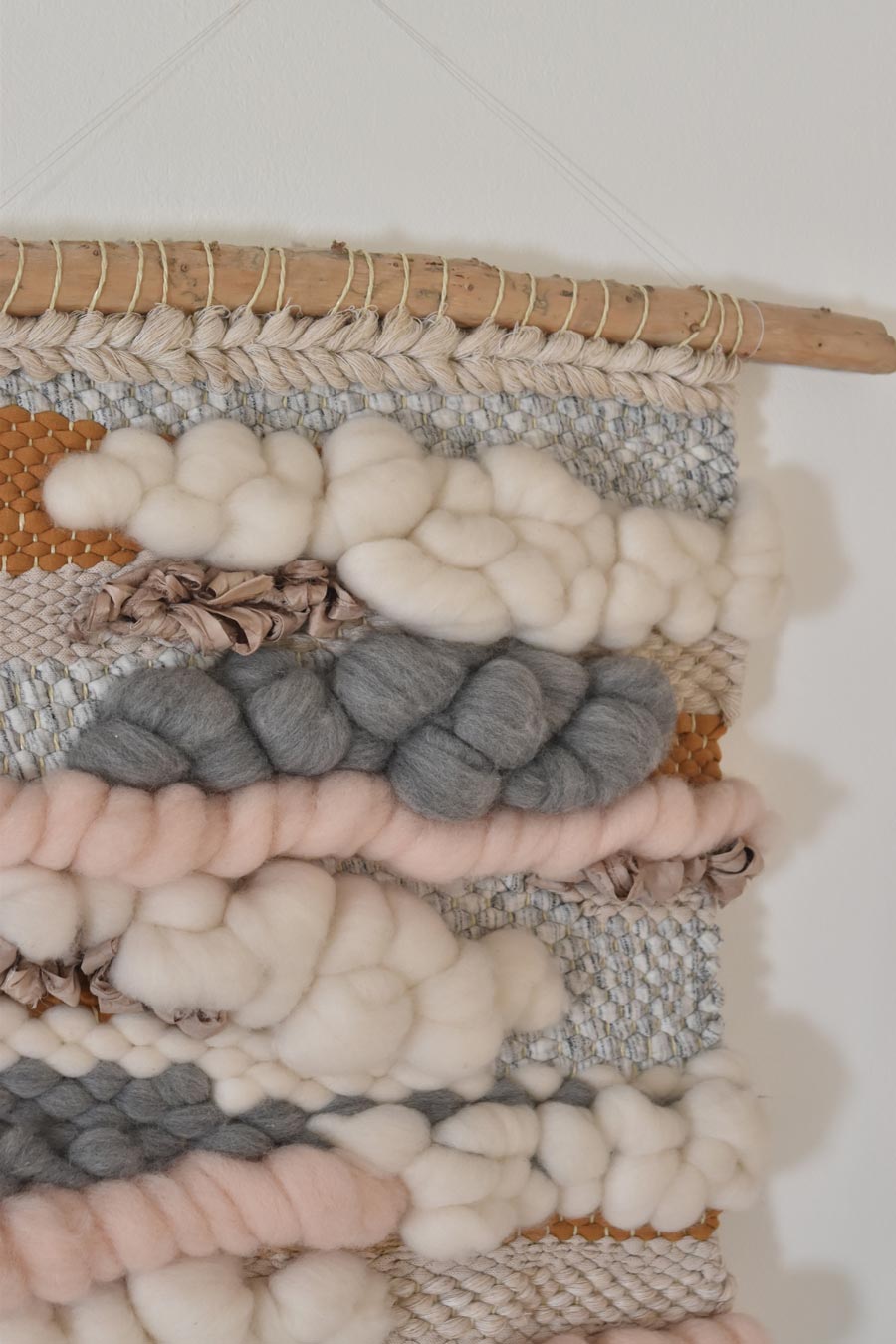 Tissage mural gris et rose – Image 3