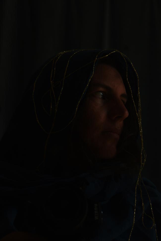 Autoportrait de profil évoquant la pièce "lignes de vies" créée pour la 4e édition des Partisan.e.s